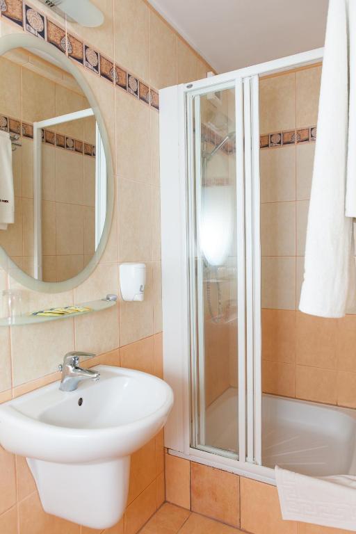 Hotel Rebajlo Pila Ngoại thất bức ảnh